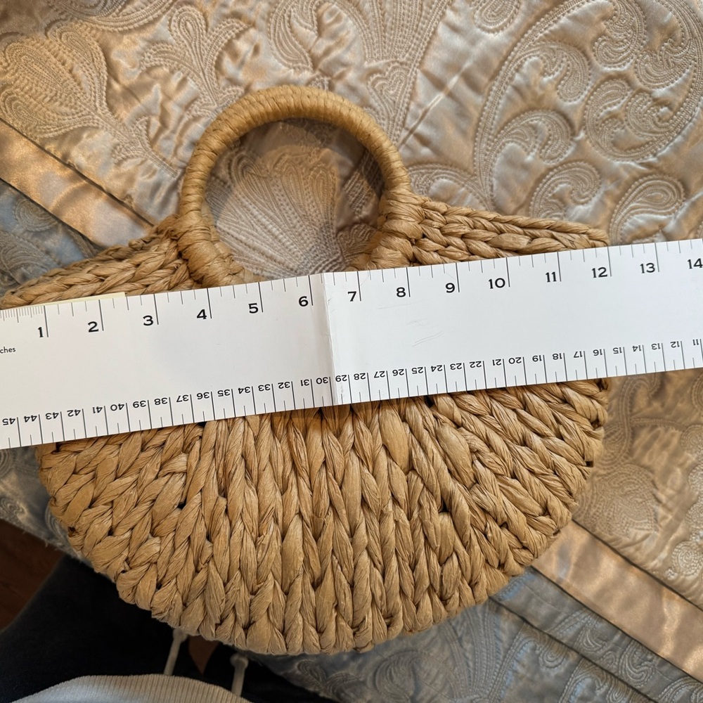 Woven Handbag - Picture 3 of 6